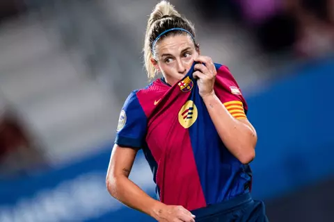 "رمزًا للنادي يحتذى به".. برشلونة يعلن رحيل أليكسيا بوتياس